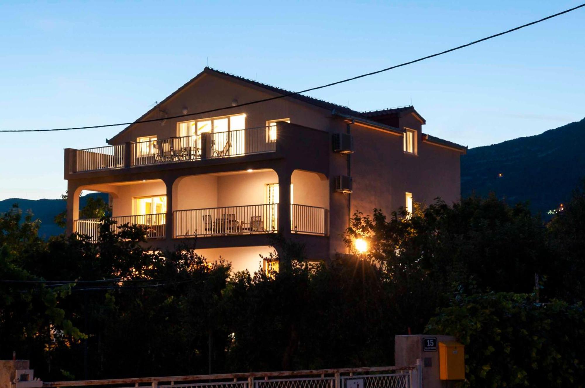 Apartment Sunshine, Sunrise, Sunset Kaštela المظهر الخارجي الصورة